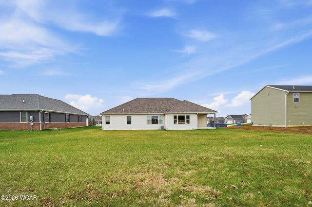 109 Bluegrass Drive, Wapakoneta, OH 45895