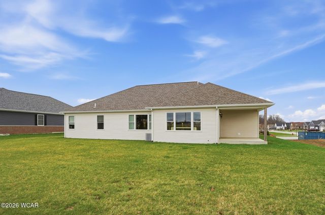 109 Bluegrass Drive, Wapakoneta, OH 45895