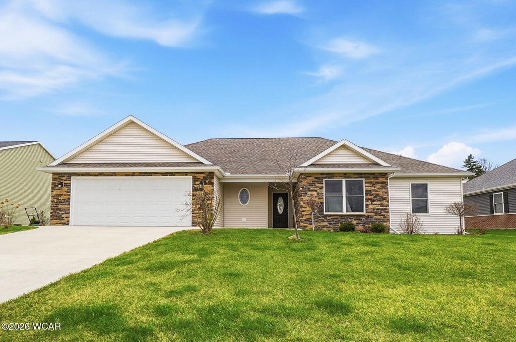 109 Bluegrass Drive, Wapakoneta, OH 45895