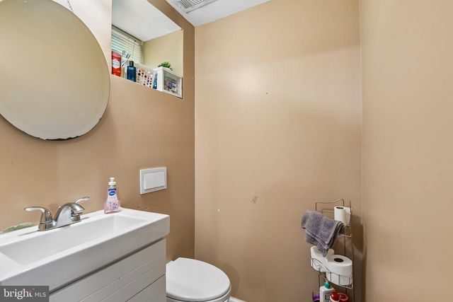 2917 LINGANORE AVE, Baltimore, MD 21234