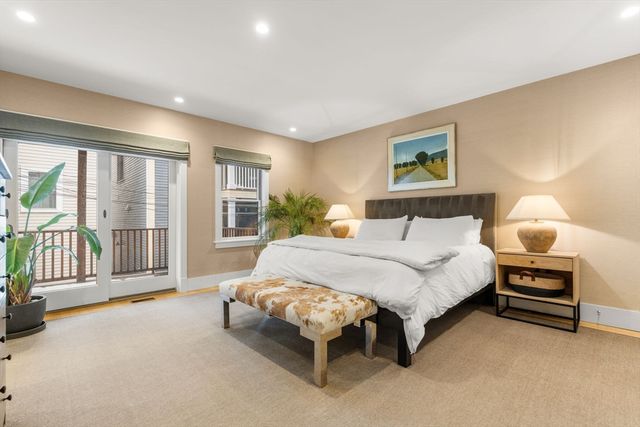 138 W 3rd St, Boston, MA 02127