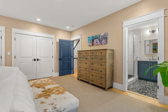 138 W 3rd St, Boston, MA 02127