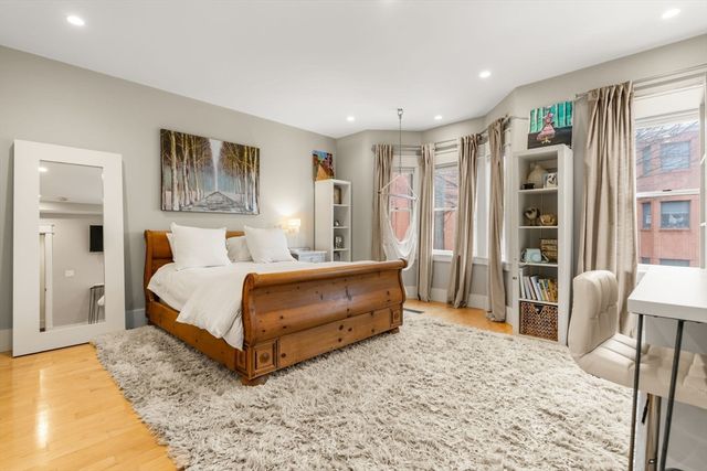 138 W 3rd St, Boston, MA 02127