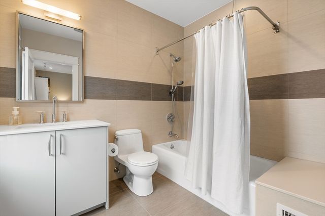 138 W 3rd St, Boston, MA 02127