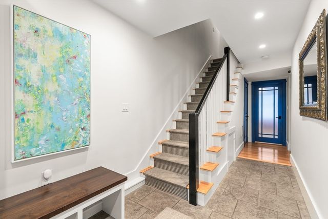 138 W 3rd St, Boston, MA 02127