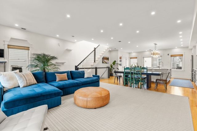 138 W 3rd St, Boston, MA 02127