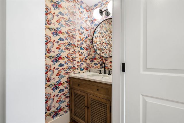 138 W 3rd St, Boston, MA 02127