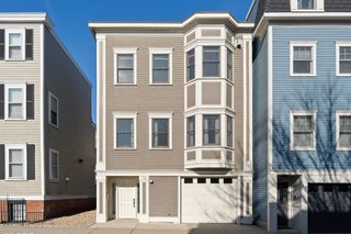 138 W 3rd St, Boston, MA 02127