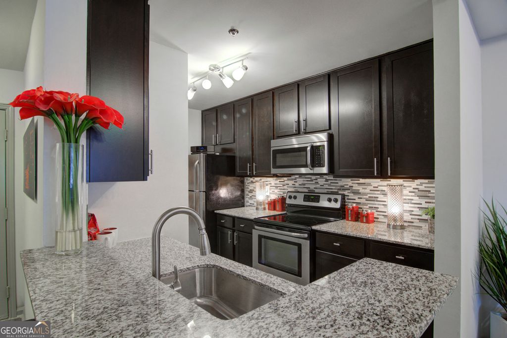 1970 Peachford Road 1229, Dunwoody, GA 30338