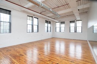 145 Globe St 2D, Fall River, MA 02724