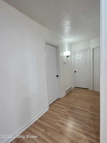 291 Overlook Rd, Louisville, KY 40229