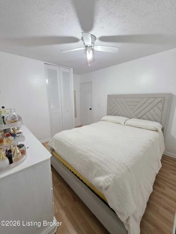 291 Overlook Rd, Louisville, KY 40229