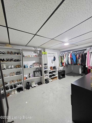 291 Overlook Rd, Louisville, KY 40229