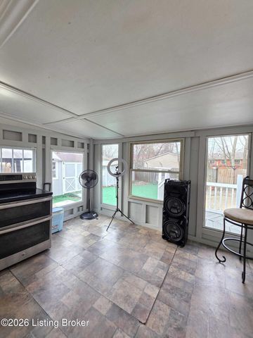 291 Overlook Rd, Louisville, KY 40229