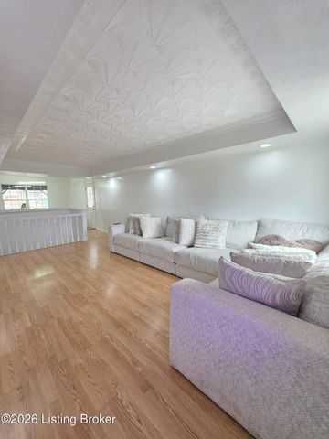 291 Overlook Rd, Louisville, KY 40229