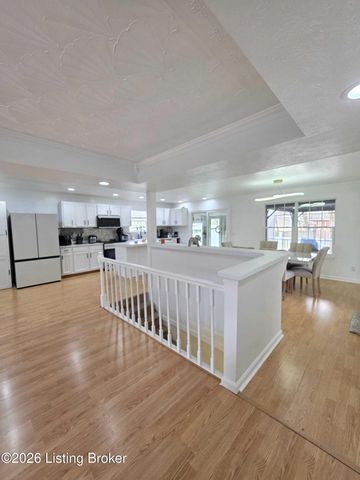 291 Overlook Rd, Louisville, KY 40229