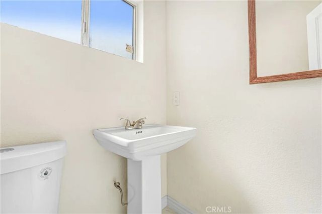 1009 S Rimpau, Los Angeles, CA 90019