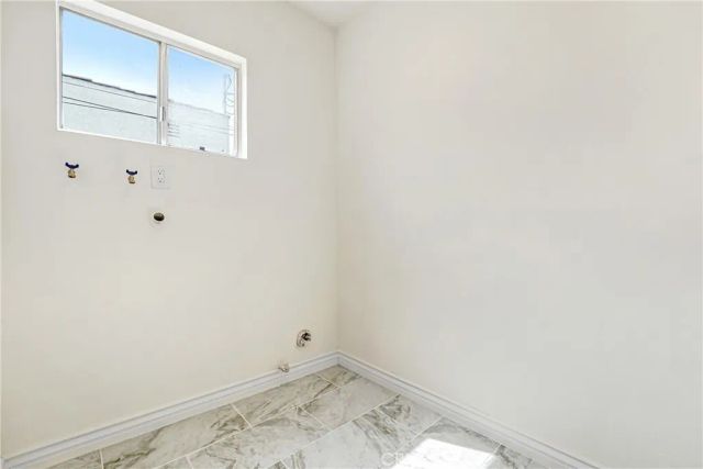 1009 S Rimpau, Los Angeles, CA 90019