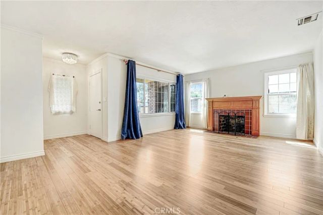 1009 S Rimpau, Los Angeles, CA 90019