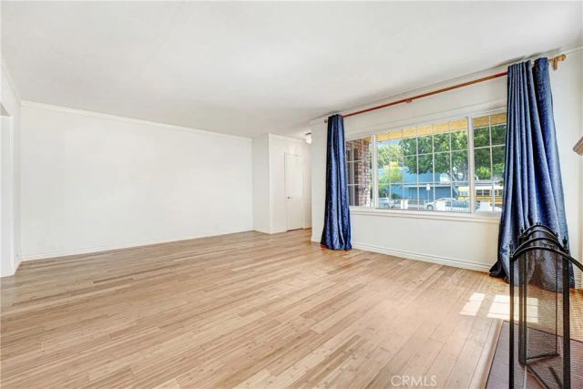 1009 S Rimpau, Los Angeles, CA 90019