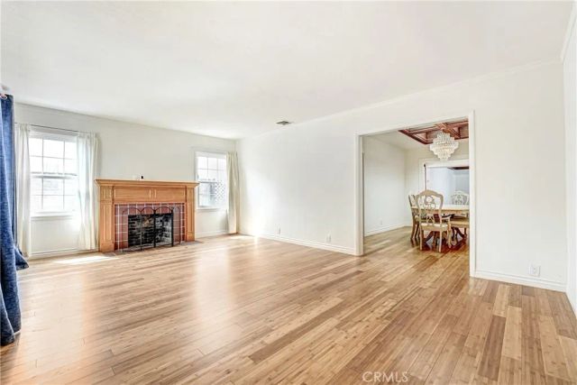 1009 S Rimpau, Los Angeles, CA 90019