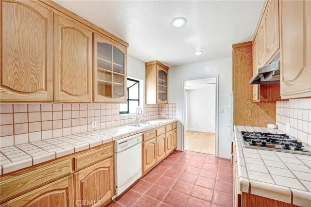 1009 S Rimpau, Los Angeles, CA 90019