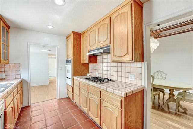 1009 S Rimpau, Los Angeles, CA 90019