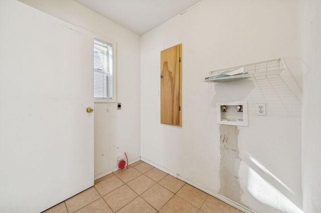 1611 Cloverleaf DR, Austin, TX 78723