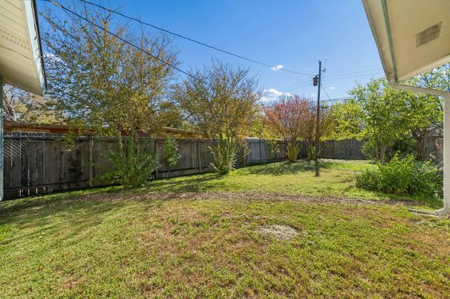 1611 Cloverleaf DR, Austin, TX 78723