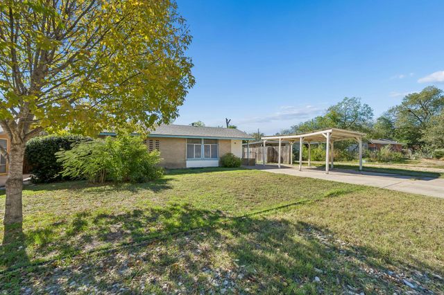 1611 Cloverleaf DR, Austin, TX 78723