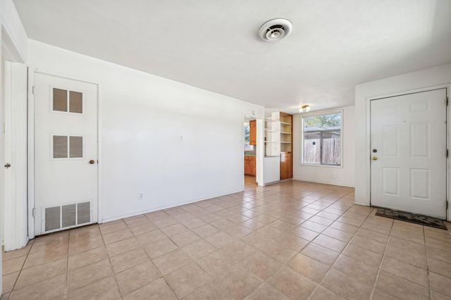 1611 Cloverleaf DR, Austin, TX 78723