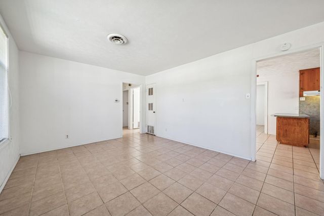 1611 Cloverleaf DR, Austin, TX 78723