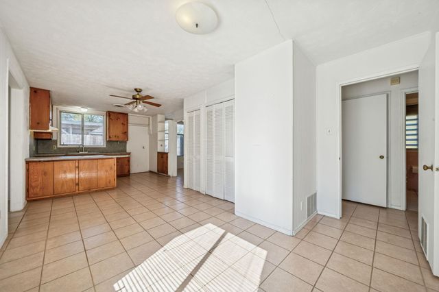 1611 Cloverleaf DR, Austin, TX 78723