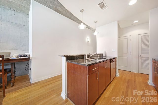 210 N Church Street 3112, Charlotte, NC 28202