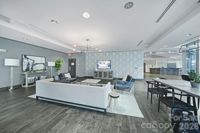 210 N Church Street 3112, Charlotte, NC 28202