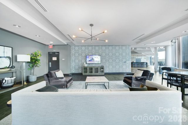 210 N Church Street 3112, Charlotte, NC 28202