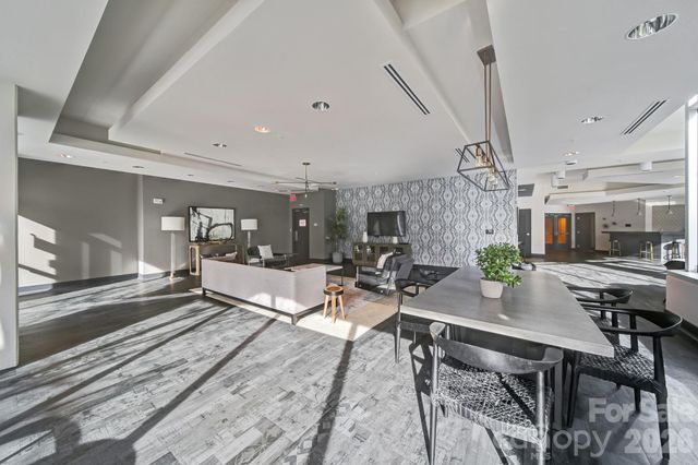 210 N Church Street 3112, Charlotte, NC 28202