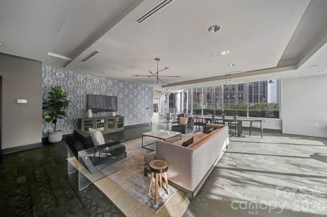 210 N Church Street 3112, Charlotte, NC 28202