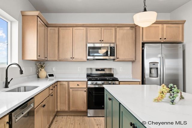 1421 OPEN RANGE RD, Cheyenne, WY 82007