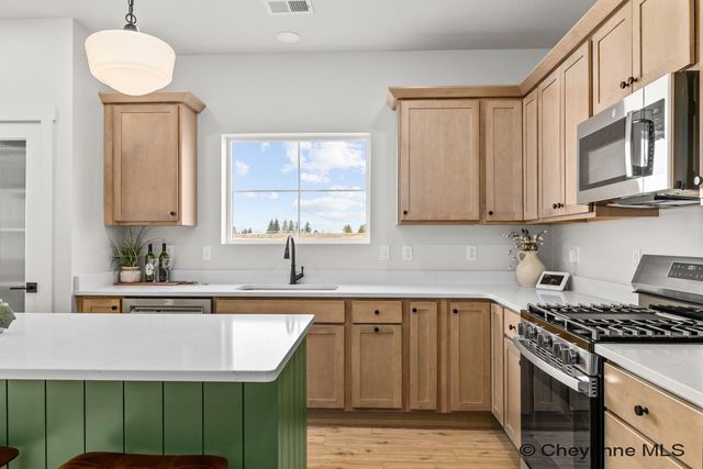 1421 OPEN RANGE RD, Cheyenne, WY 82007