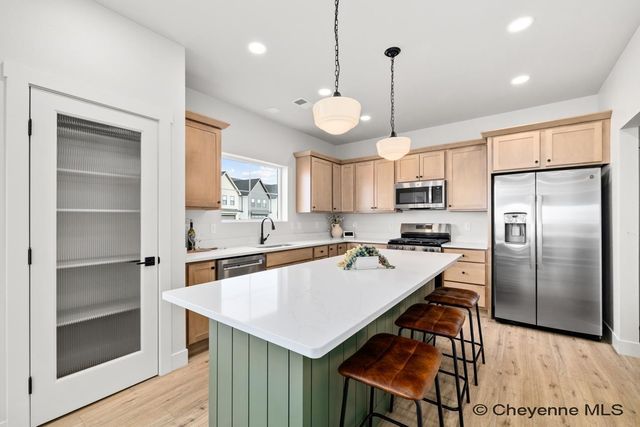 1421 OPEN RANGE RD, Cheyenne, WY 82007