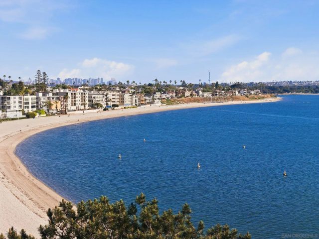 4016 Gresham D1, San Diego, CA 92109