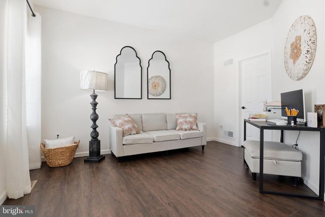 520 DARROW RD, York, PA 17404