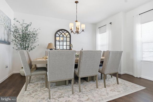 520 DARROW RD, York, PA 17404