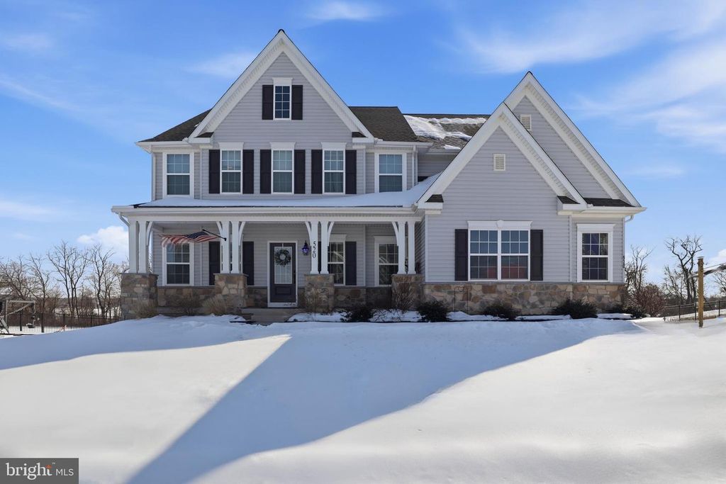 520 DARROW RD, York, PA 17404