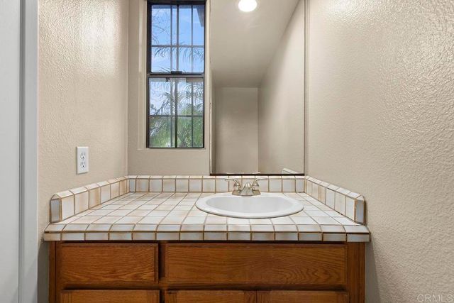 6976 Batiquitos Drive, Carlsbad, CA 92011