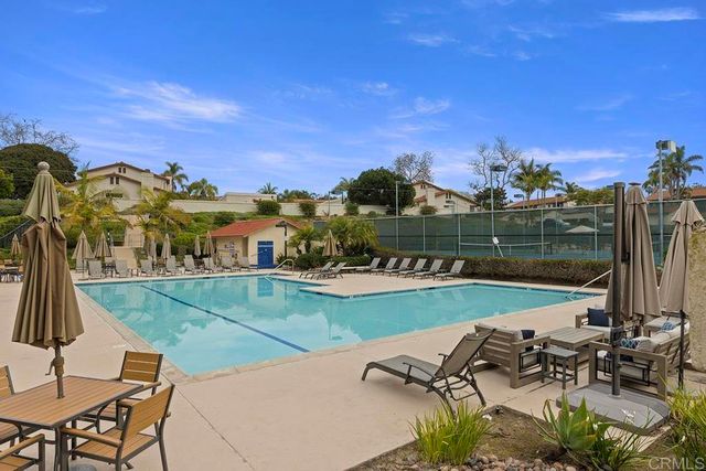 6976 Batiquitos Drive, Carlsbad, CA 92011