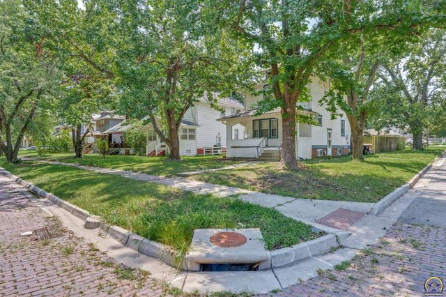 2001 SW Buchanan ST, Topeka, KS 66604