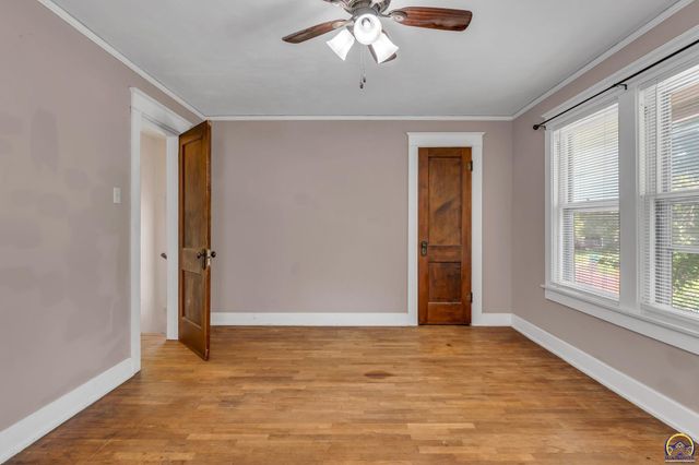 2001 SW Buchanan ST, Topeka, KS 66604