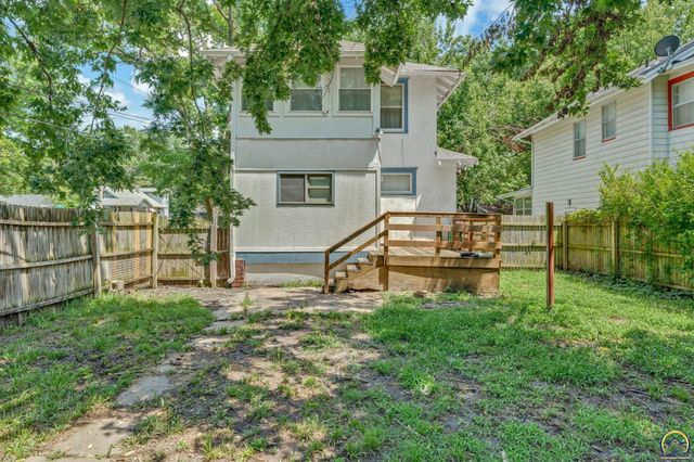 2001 SW Buchanan ST, Topeka, KS 66604